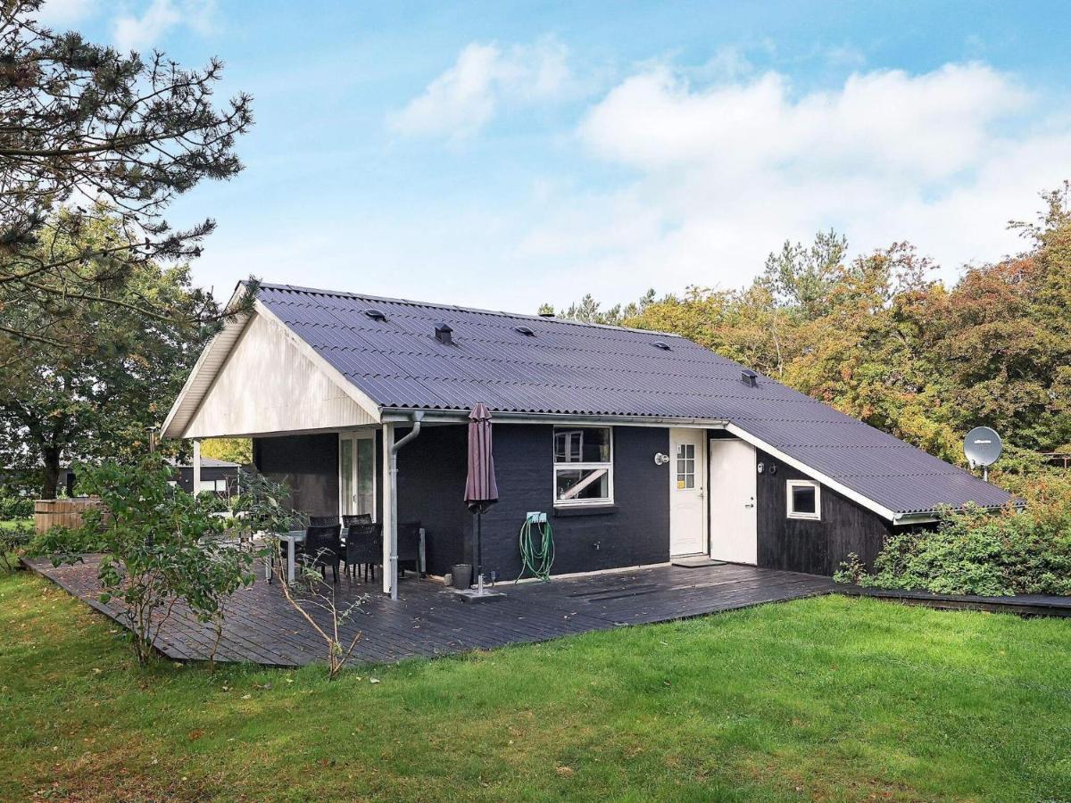8 Person Holiday Home In Skals Exterior photo